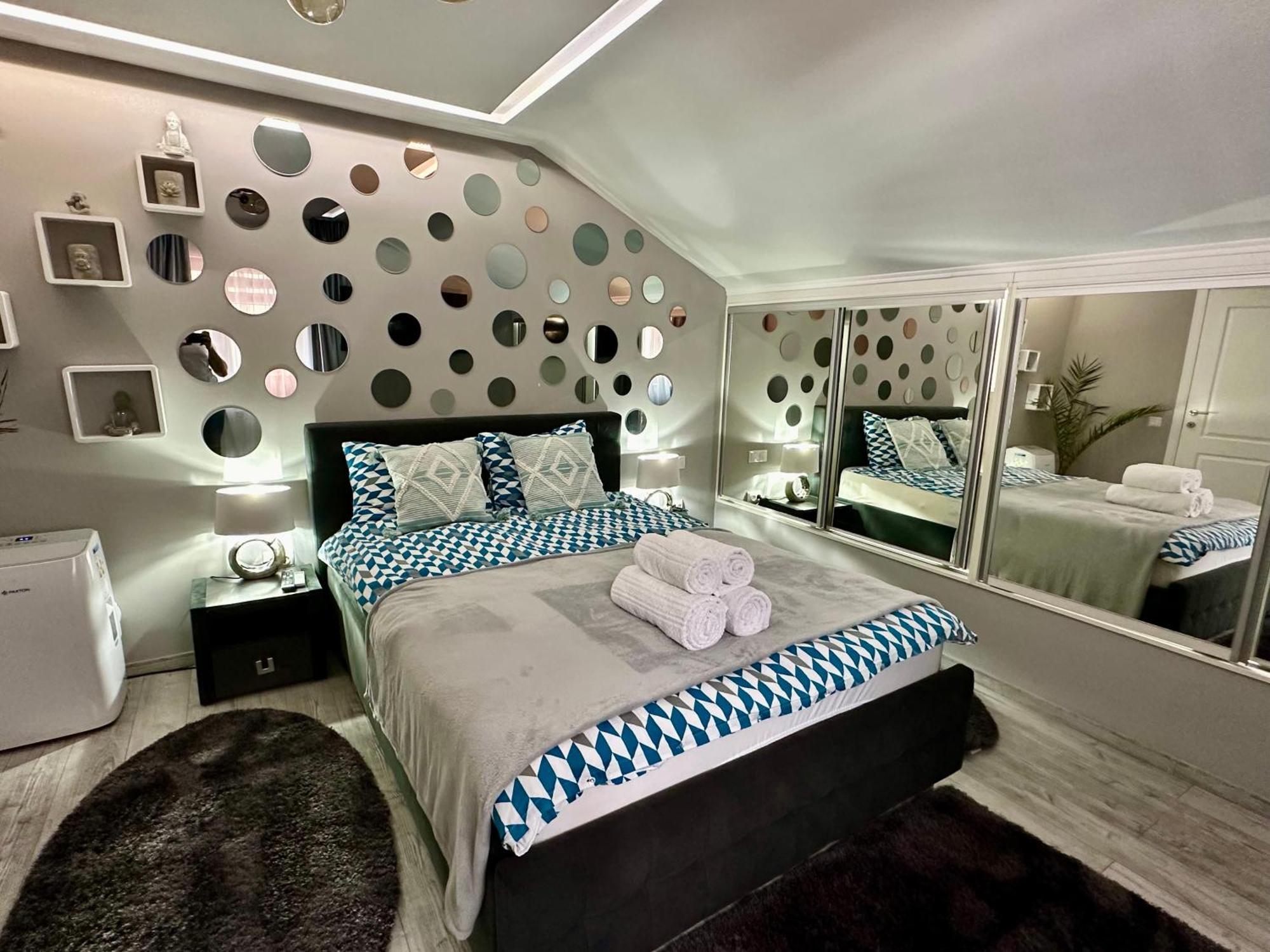 Deyinn Guest House Centrum ทูร์ดา ภายนอก รูปภาพ